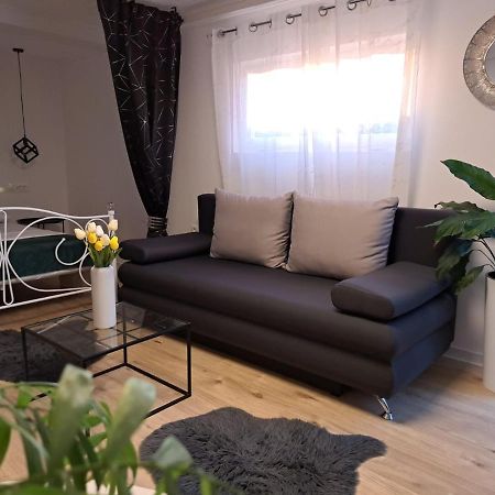 Ferienwohnung Studio Apartman Maris Zadar Exterior foto