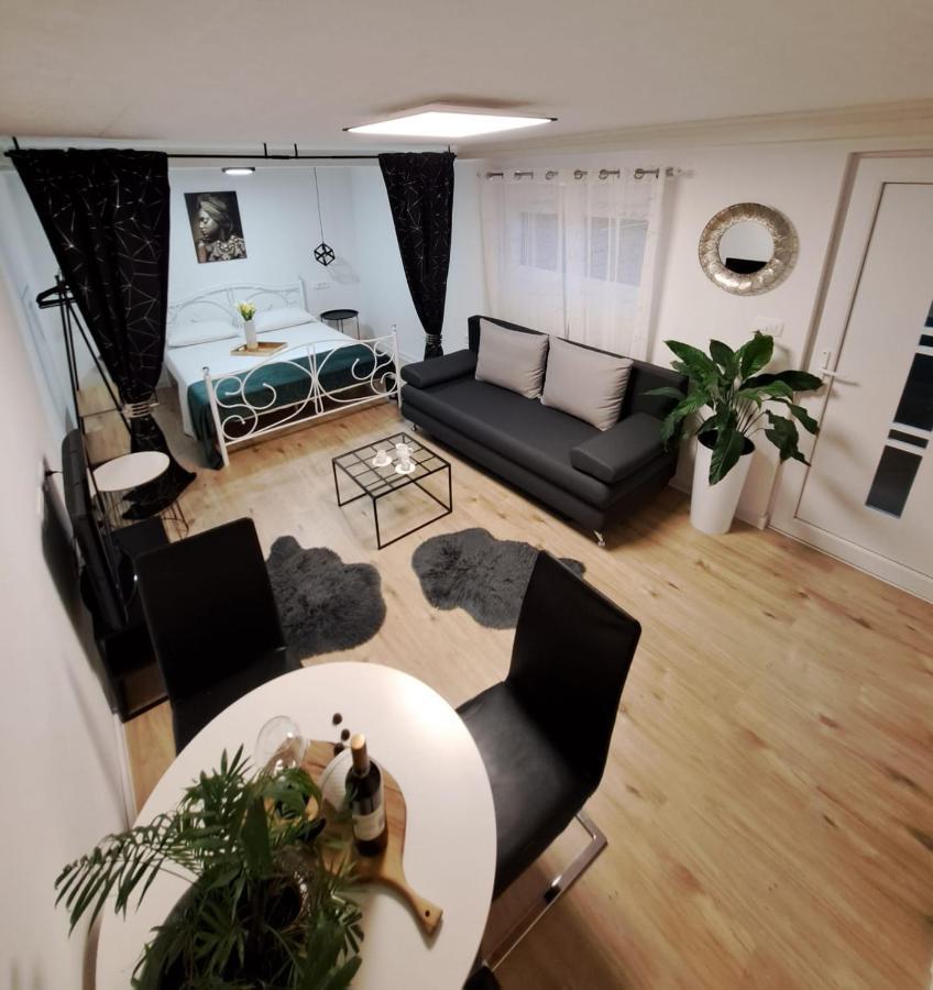 Ferienwohnung Studio Apartman Maris Zadar Exterior foto