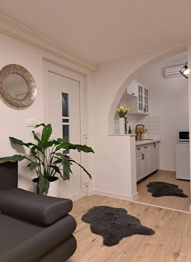 Ferienwohnung Studio Apartman Maris Zadar Exterior foto